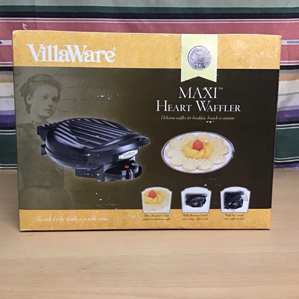Black VillaWare 2203 Maxi Heart 5 Heart Shape Waffler Waffle Maker